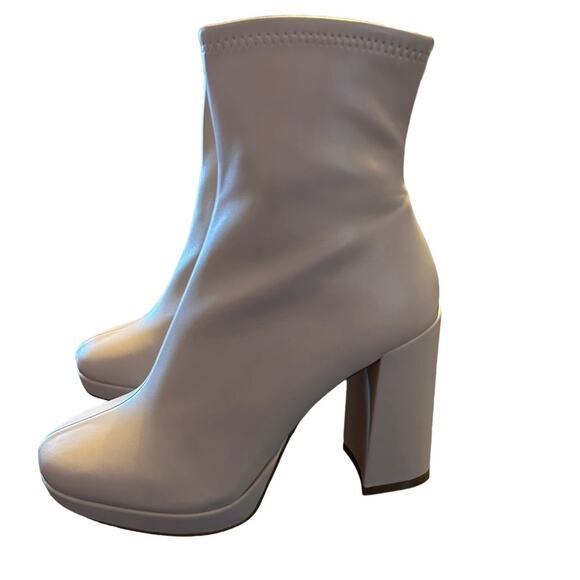 Steve Madden Macayla Platform Block-Heel Booties in Bone NEW Size 9.5 - Picture 7 of 11